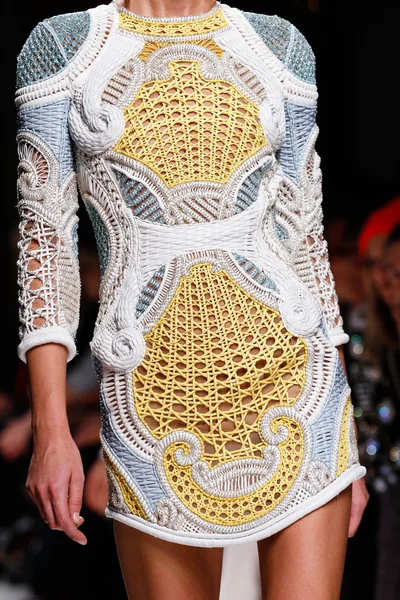 Look 11